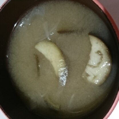 玉ねぎ、油揚げが沈んでしまっていますが。おいしかったです。